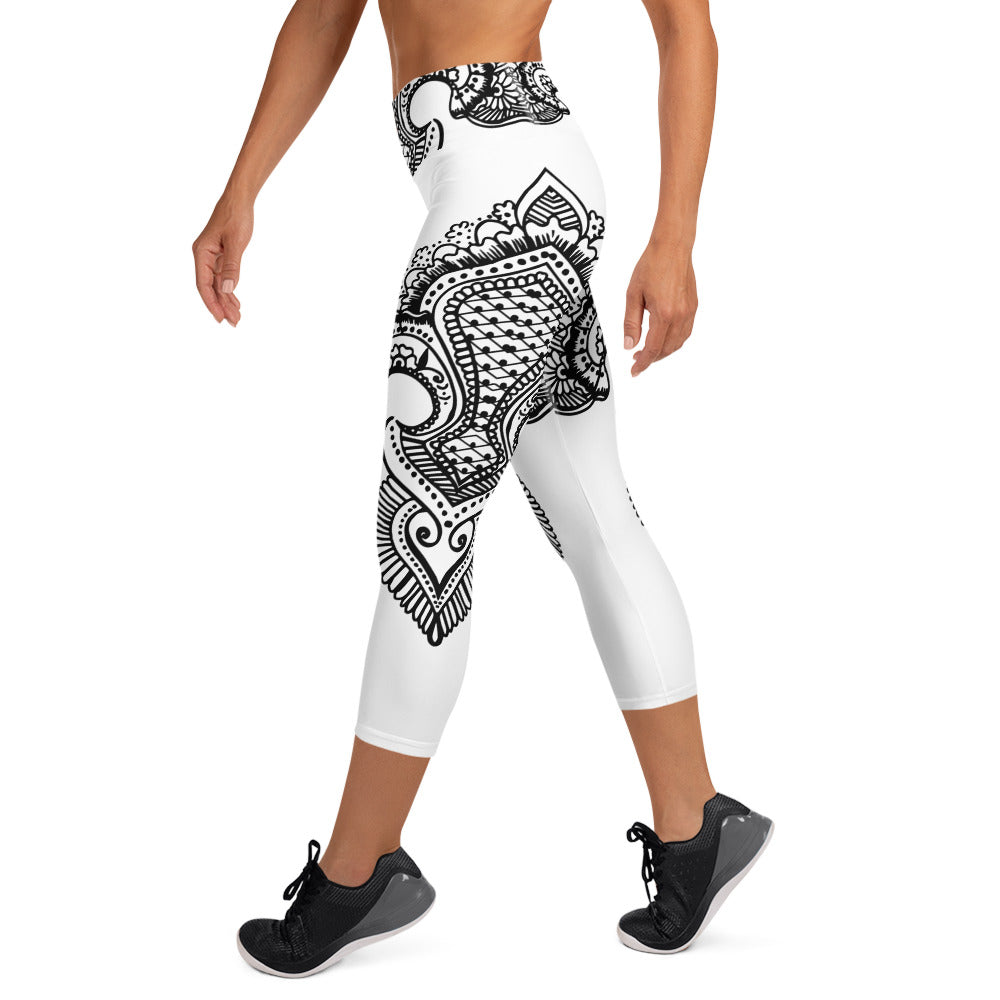 Fleur de lis print Yoga Capri Leggings