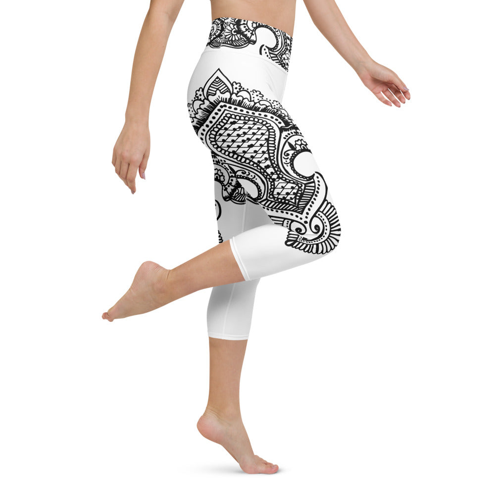 Fleur de lis print Yoga Capri Leggings